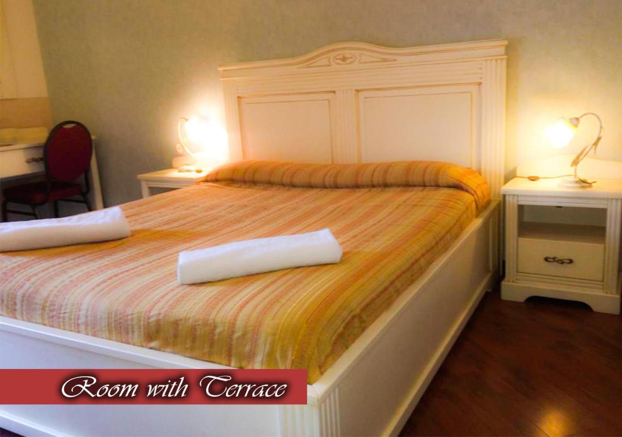 Bed & Breakfast Medea Napels Buitenkant foto