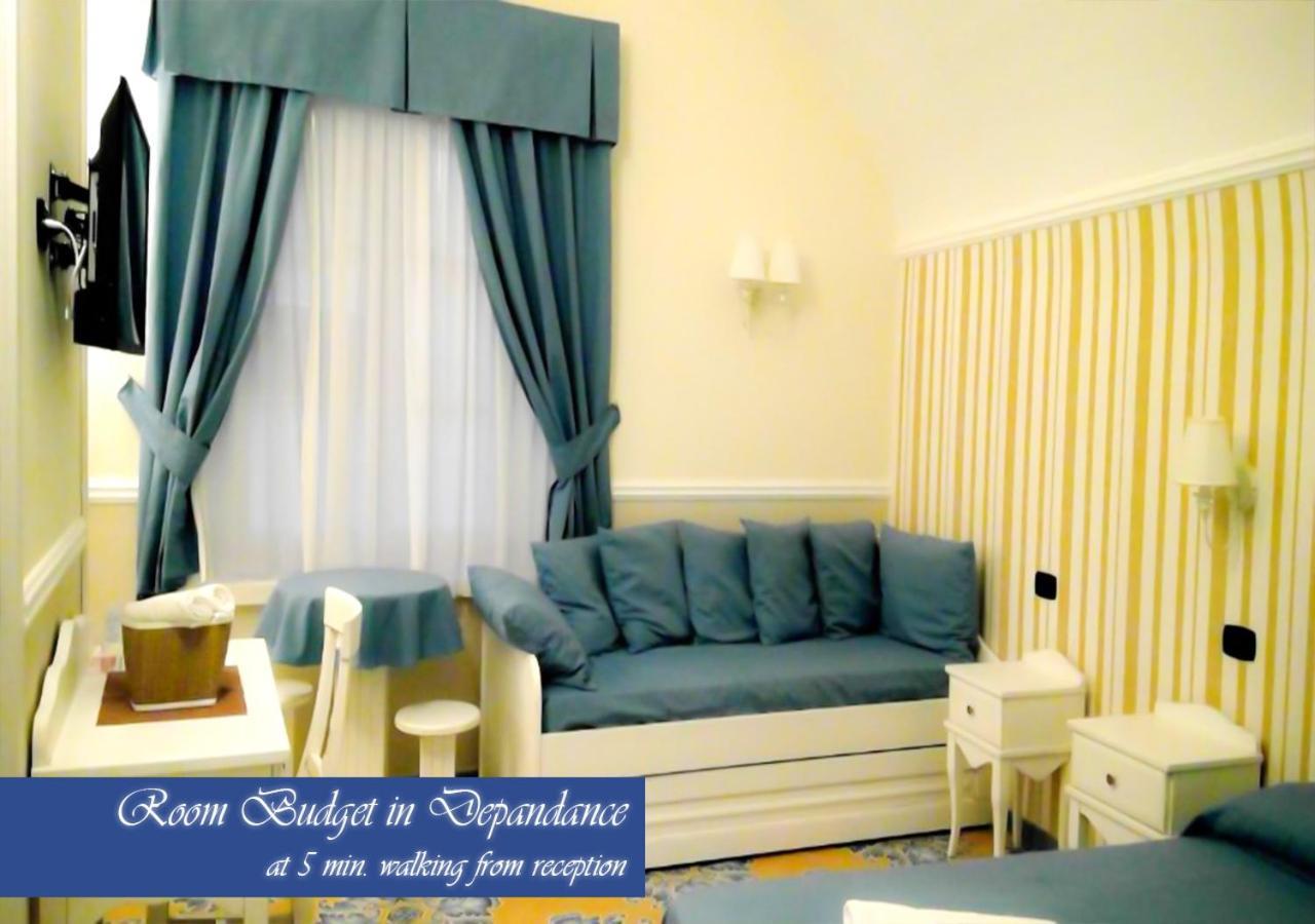 Bed & Breakfast Medea Napels Buitenkant foto