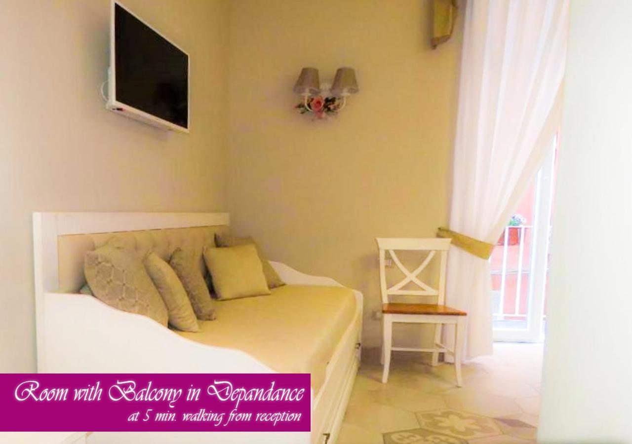 Bed & Breakfast Medea Napels Buitenkant foto