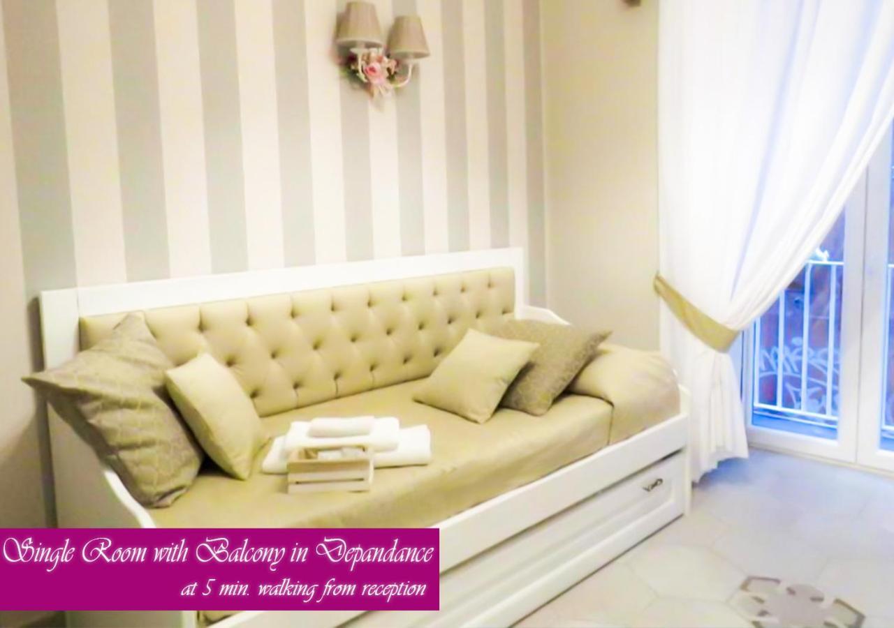 Bed & Breakfast Medea Napels Buitenkant foto