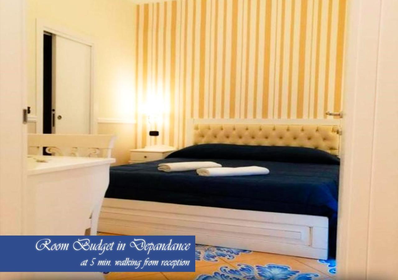 Bed & Breakfast Medea Napels Buitenkant foto