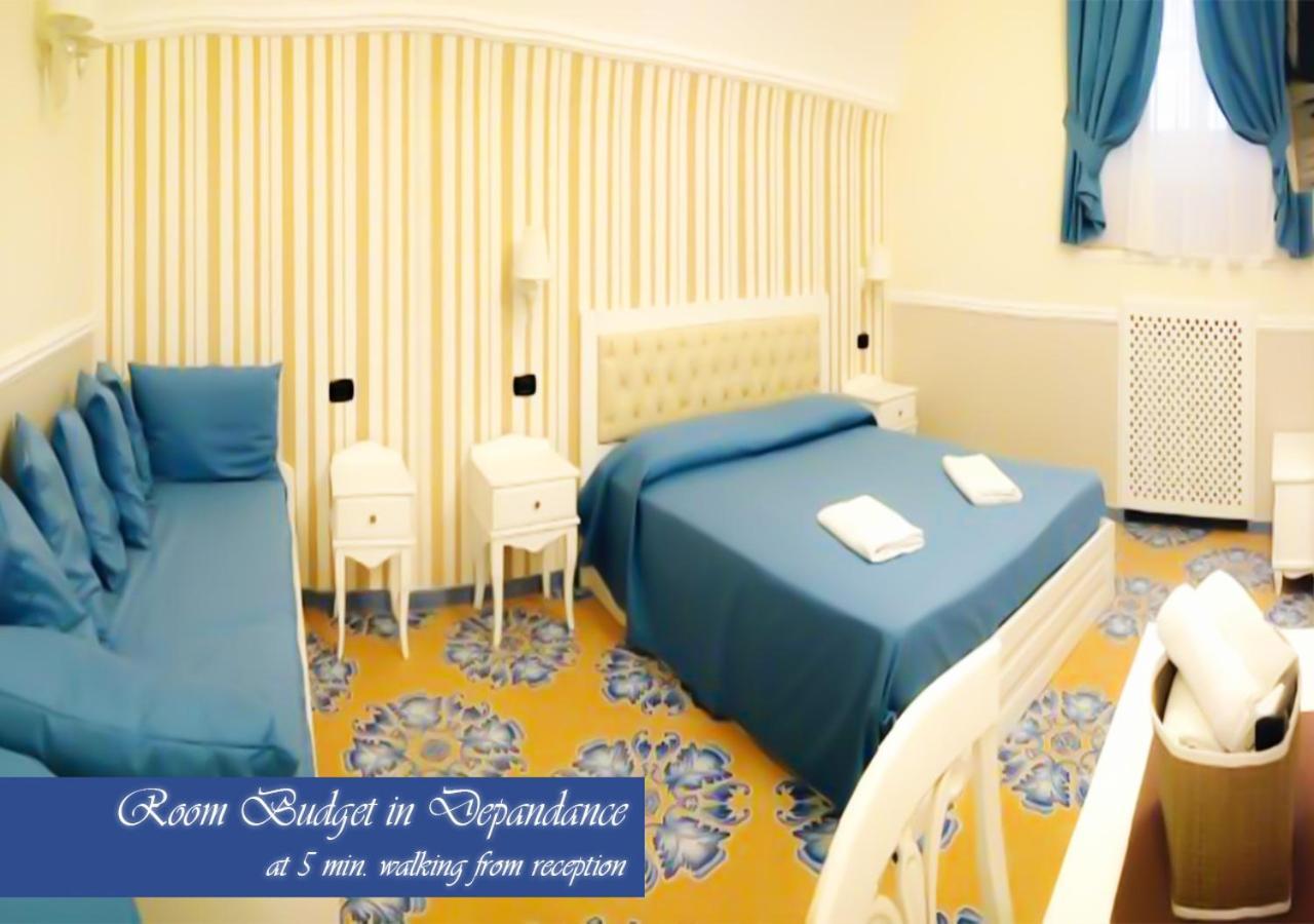 Bed & Breakfast Medea Napels Buitenkant foto