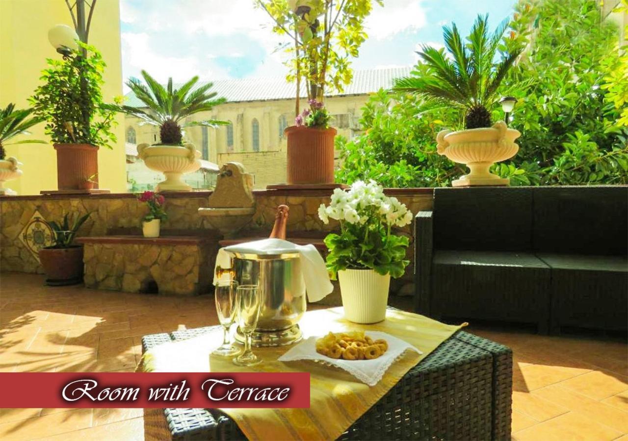 Bed & Breakfast Medea Napels Buitenkant foto