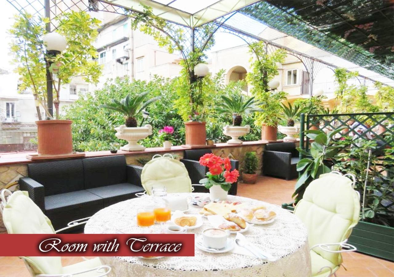 Bed & Breakfast Medea Napels Buitenkant foto
