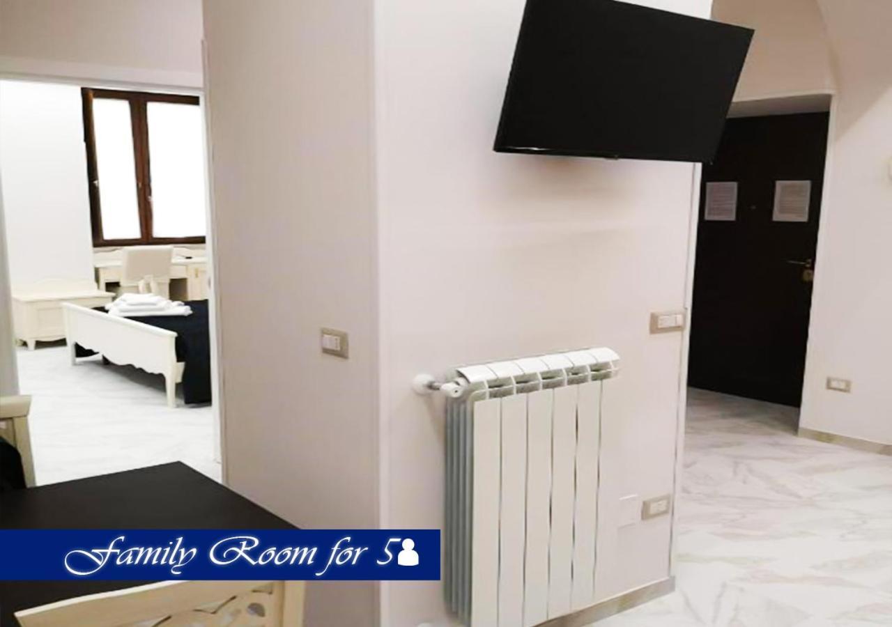 Bed & Breakfast Medea Napels Buitenkant foto