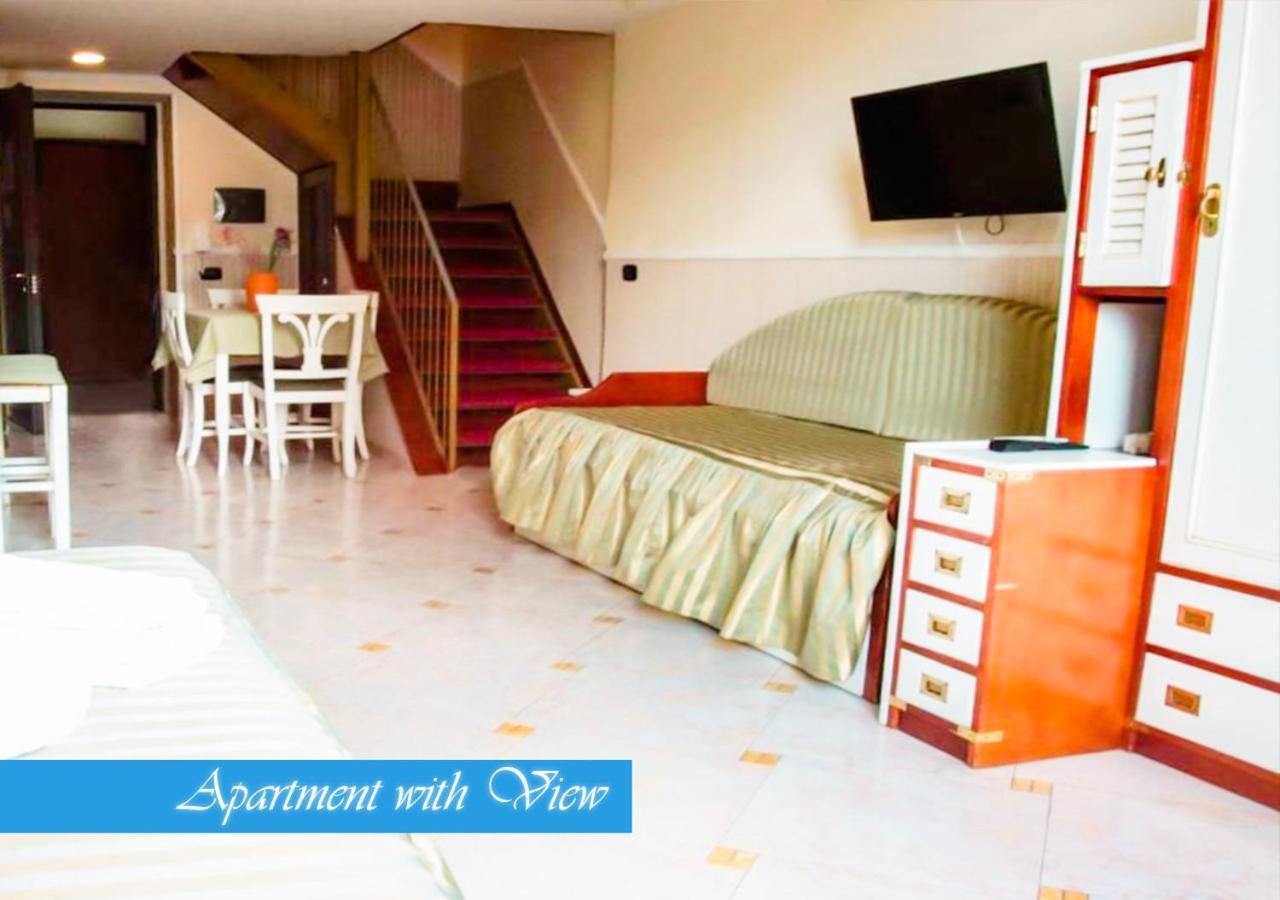 Bed & Breakfast Medea Napels Buitenkant foto